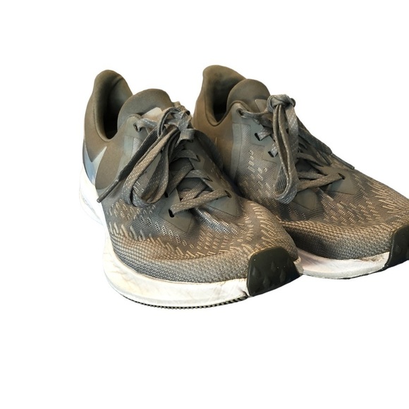 Women’s Nike Zoom Running Shoes Size 8. Grey. - Picture 3 of 16